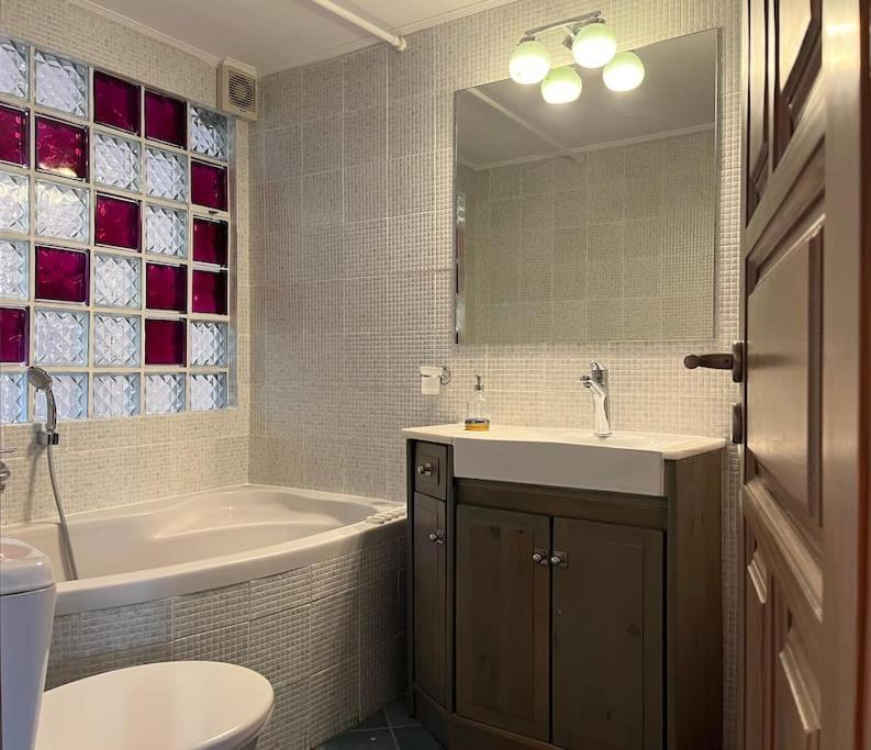 Cute Apartment At The Foot Of Lycabettus Hill Athen Eksteriør bilde